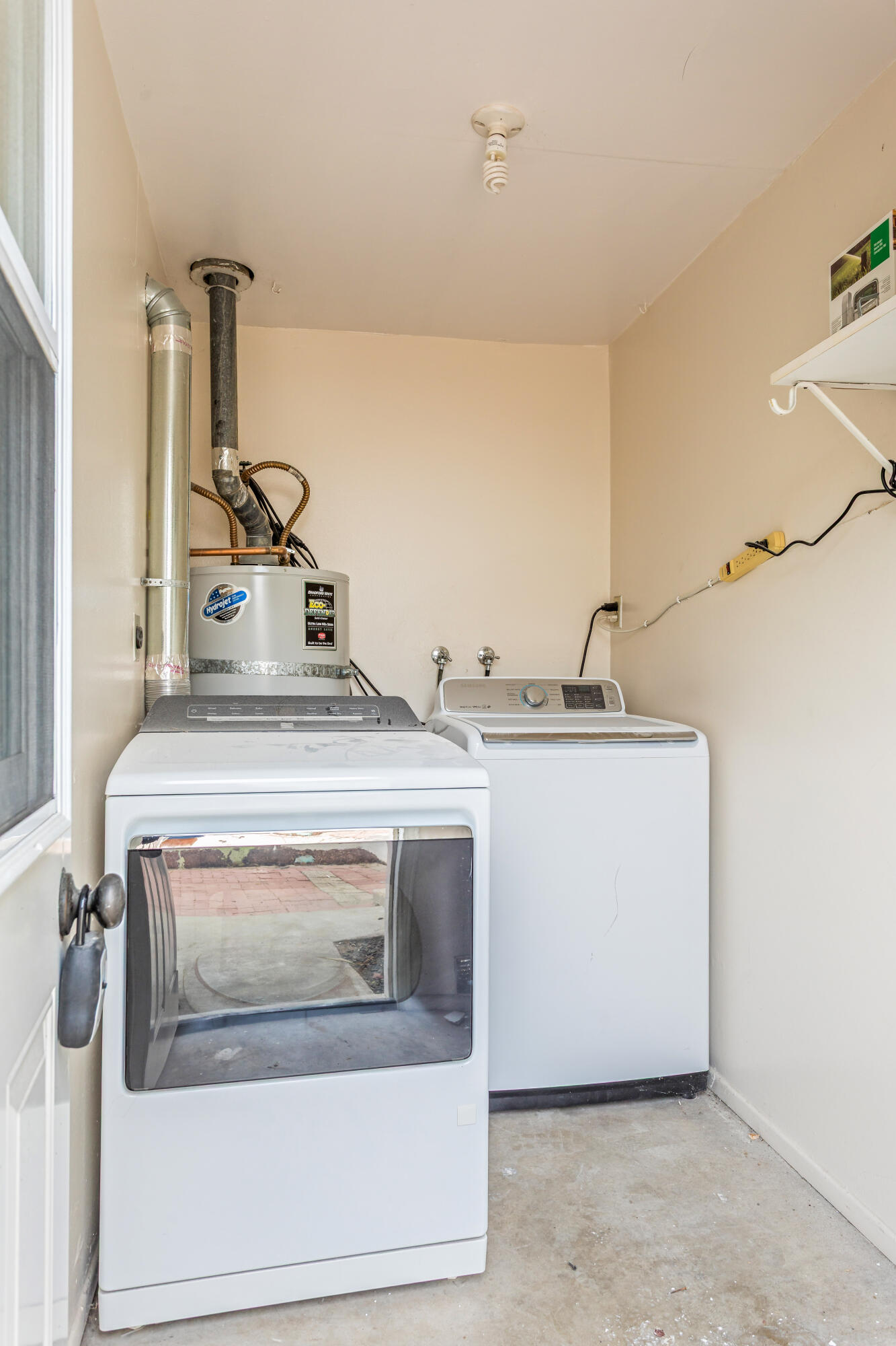7398 Davenport Road, Unit B Goleta, CA 93117 - Photo 14 of 14 Laundry