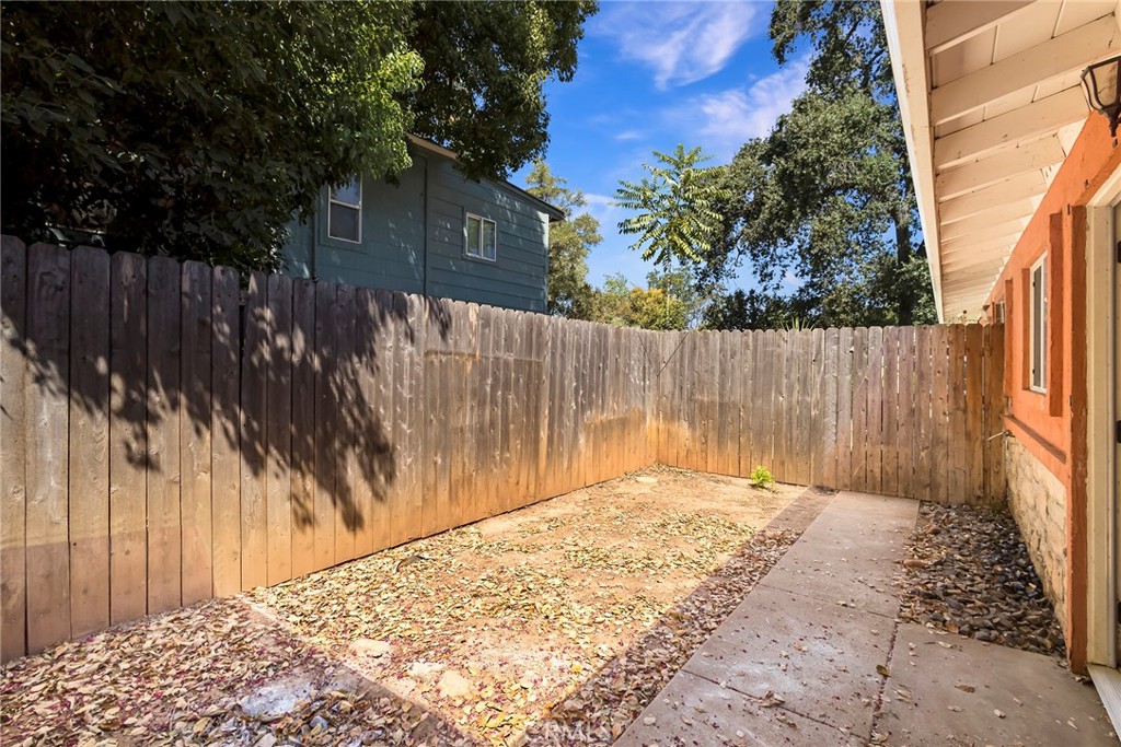 2232 Park Avenue Oroville, CA 95966 - Photo 22 of 55 2232 Park Ave yard
