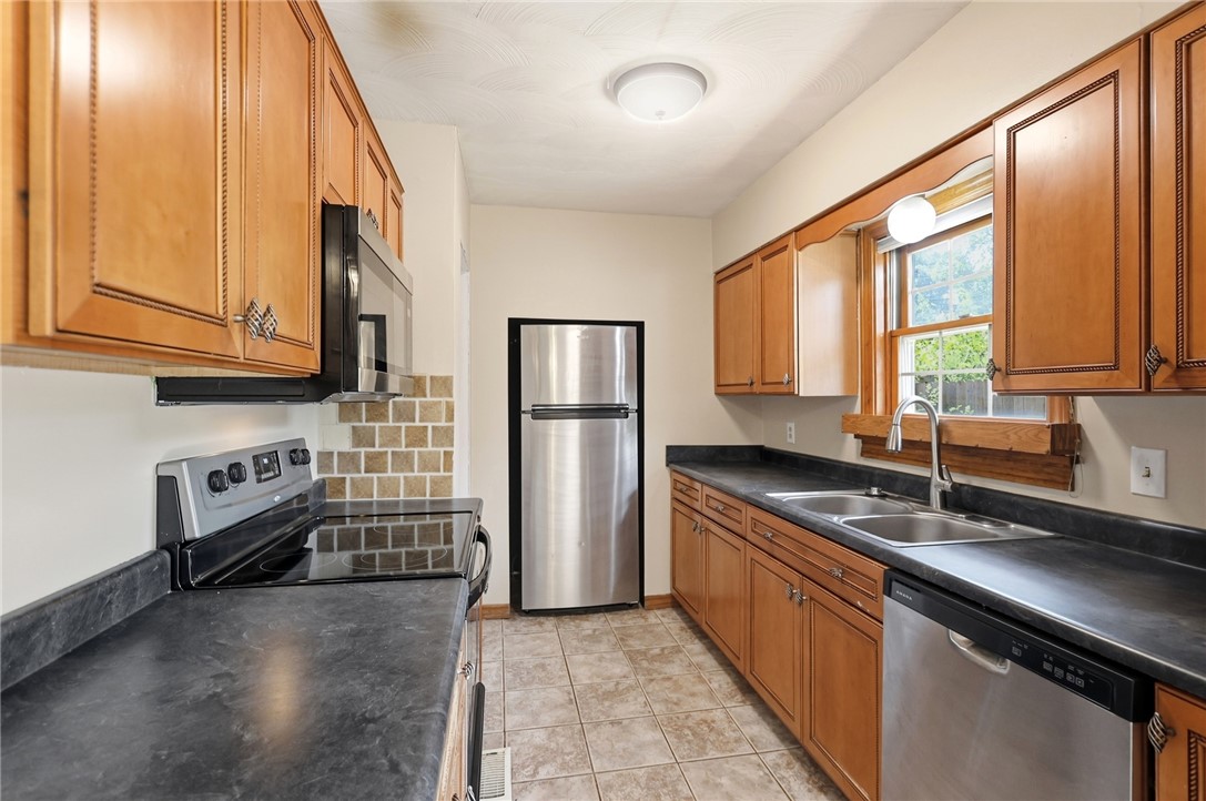 104 North Bromfield Road Kettering, OH 45429 - Photo 15 of 54