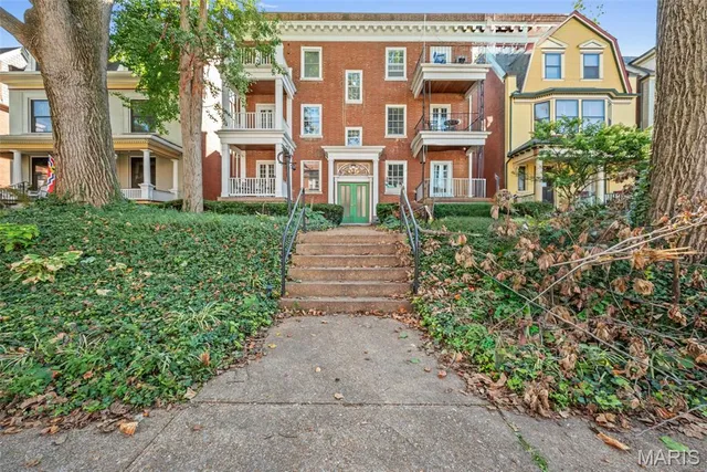 $300,000 | 4530 McPherson Avenue, Unit 1E, St. Louis, MO 63108