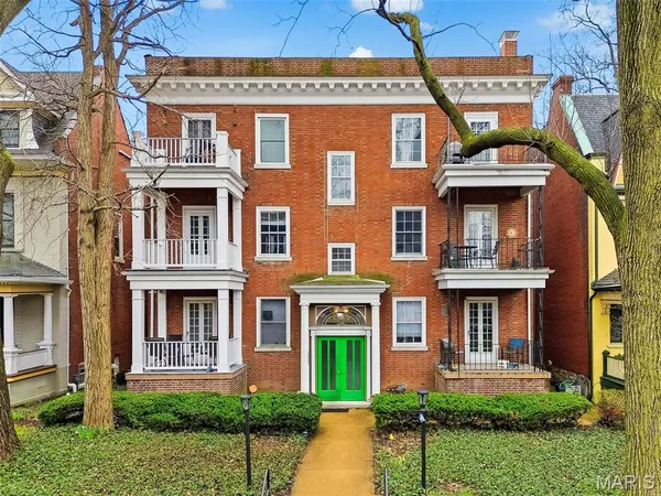 $270,000 | 4530 McPherson Avenue, Unit 1E, St. Louis, MO 63108