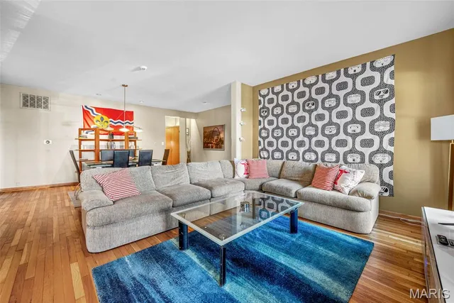 $300,000 | 4530 McPherson Avenue, Unit 1E, St. Louis, MO 63108