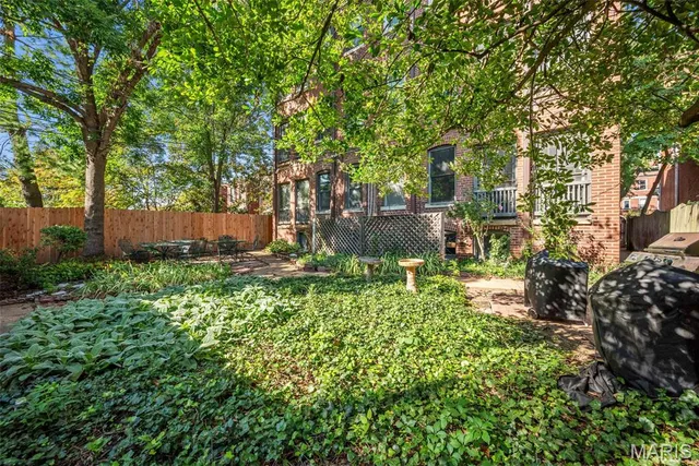 $300,000 | 4530 McPherson Avenue, Unit 1E, St. Louis, MO 63108