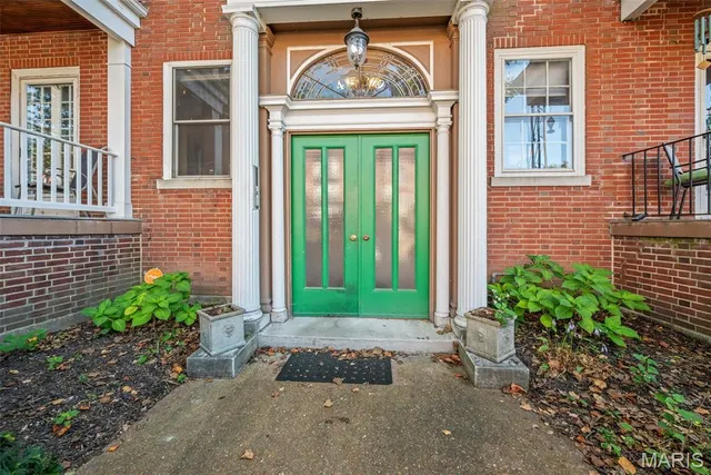 $300,000 | 4530 McPherson Avenue, Unit 1E, St. Louis, MO 63108