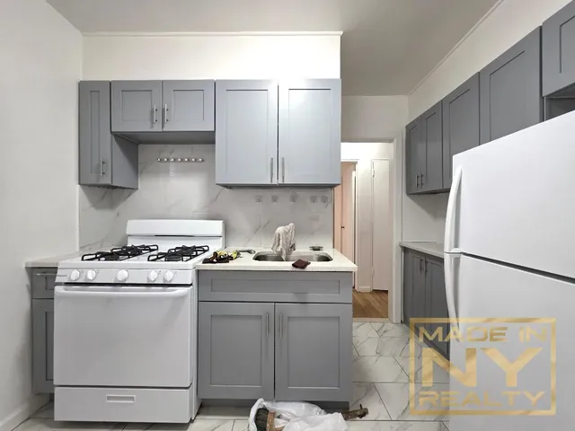 $2,600 | 64-41 Saunders Street, Unit 5I2 | Rego Park