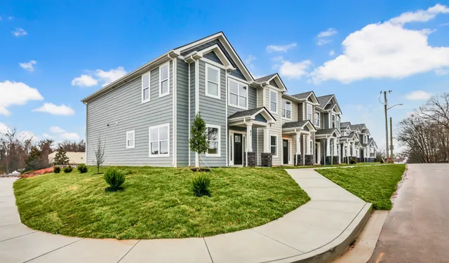 $274,900 | 180 Clay Ridge Drive, Unit A1, Clarksville, TN 37040