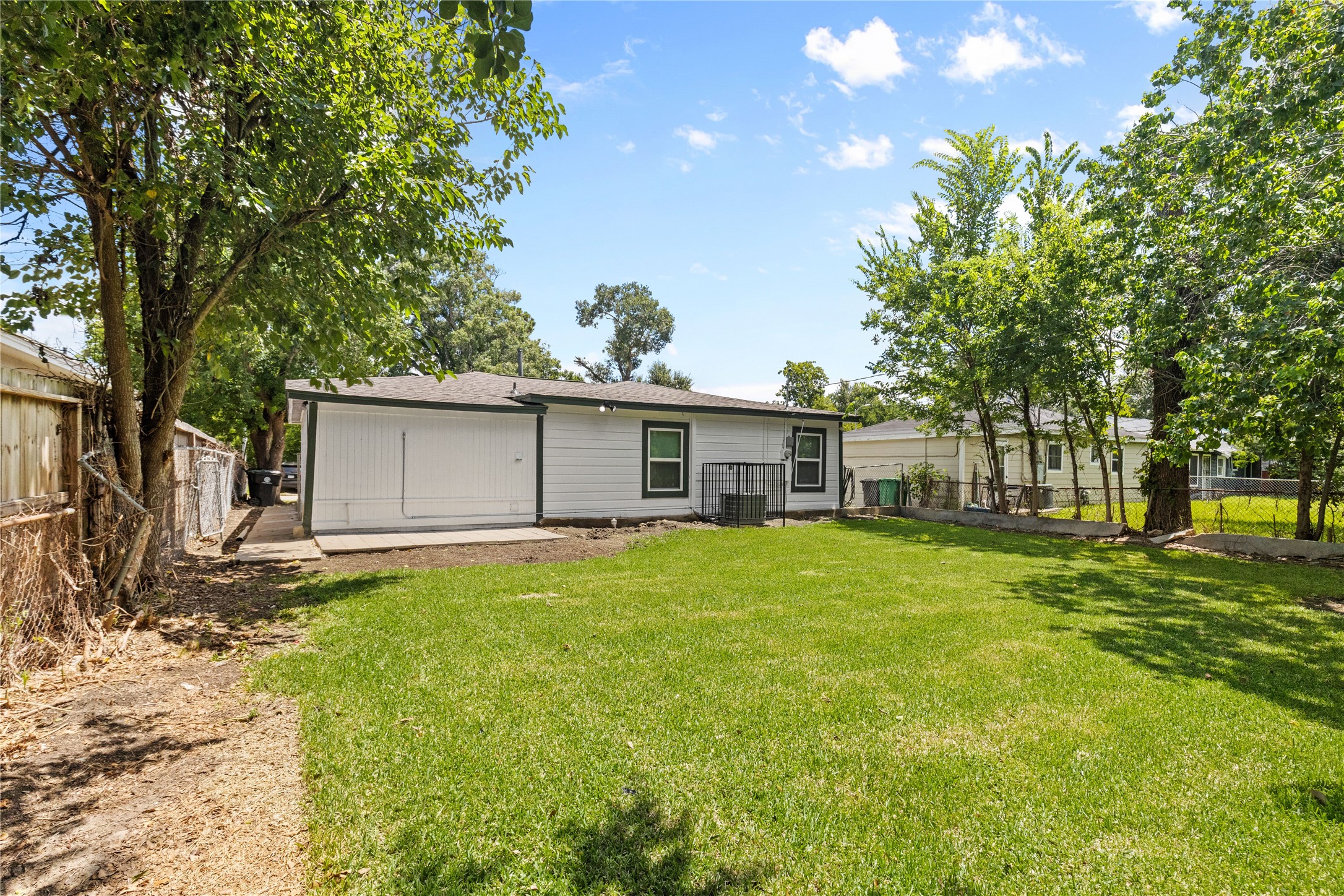 4838 Van Fleet Street Houston, TX 77033 - Photo 18 of 19