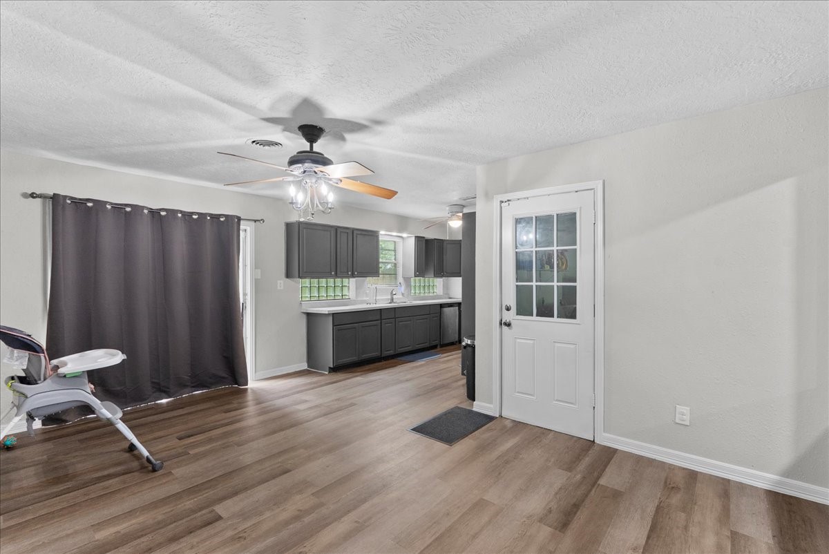 2402 Hodges Street Baytown, TX 77521 - Photo 11 of 37