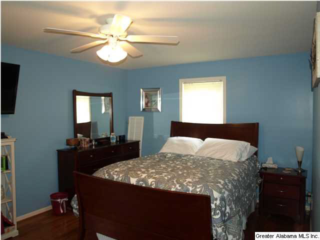 1824 Hillcrest Road Northeast Birmingham, AL 35215 - Photo 9 of 28