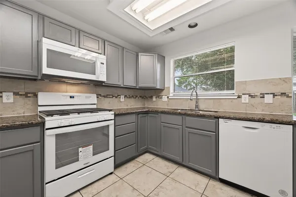 $1,995 | 5439 Baslow Drive, Katy, TX 77449