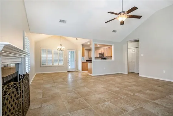 $2,050 | 610 Bon Temps Roule, Mandeville, LA 70471