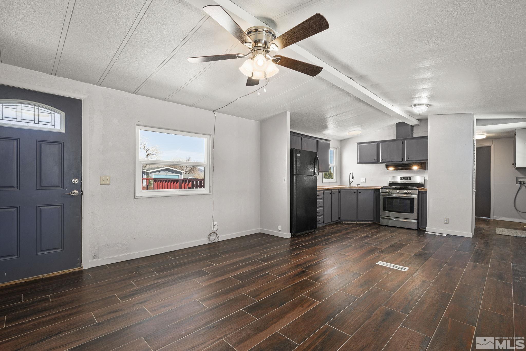 829 Silver Way Fernley, NV 89408 - Photo 6 of 21 Photo 6