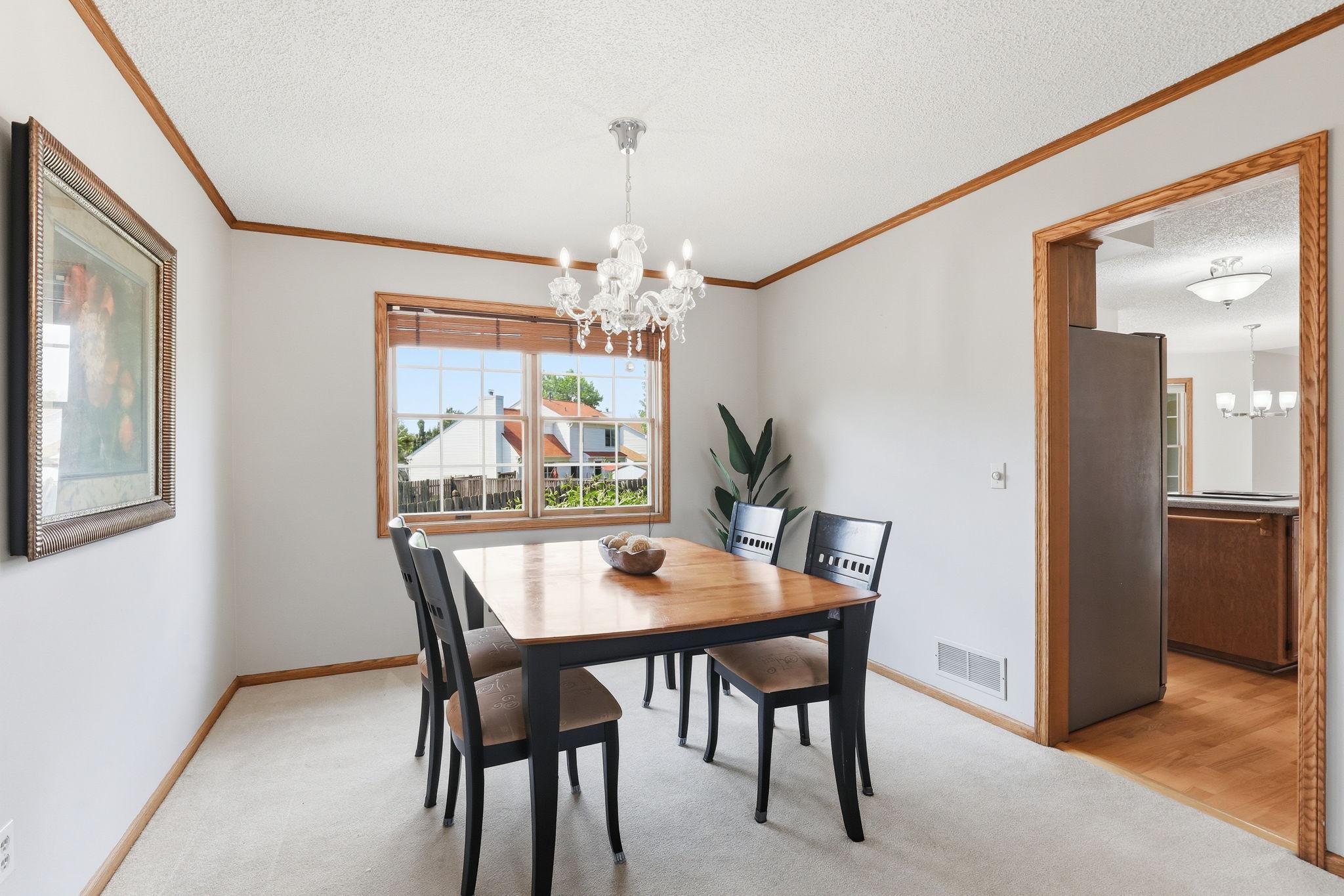 455 Highpoint Curve Maplewood, MN 55119 - Photo 6 of 44