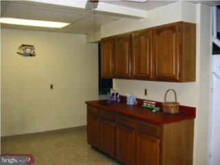 101 Kenmore Road Upper Darby, PA 19082 - Photo 4 of 6