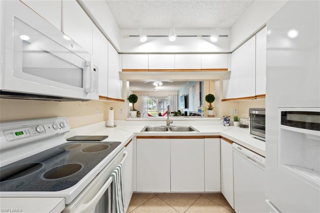 133 Wading Bird Circle, Unit E103 Naples, FL 34110 - Photo 7 of 18