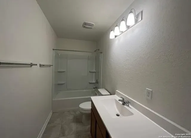 a close up view of washer and dryer