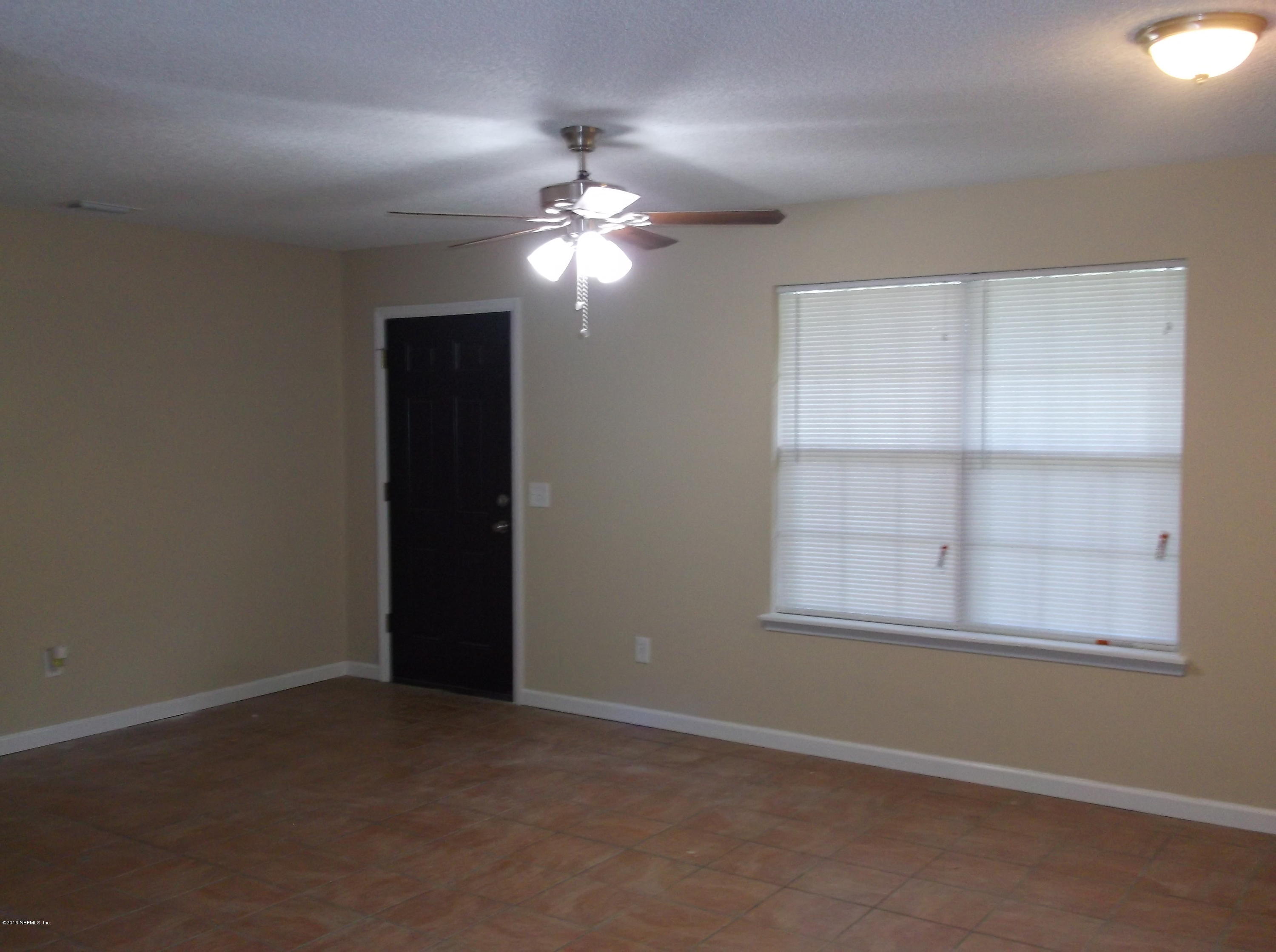 5352 Muscovy Road Middleburg, FL 32068 - Photo 8 of 10 Living Room 2