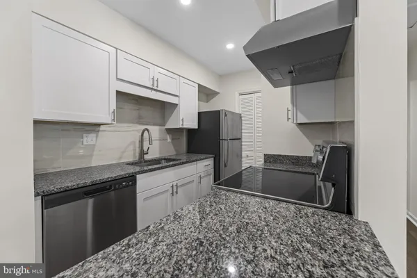 $265,000 | 5898 Surrey Hill Place, Unit 684, Springfield, VA 22152