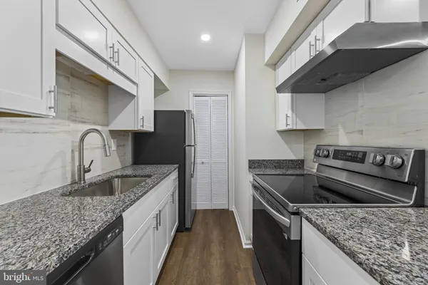 $265,000 | 5898 Surrey Hill Place, Unit 684, Springfield, VA 22152