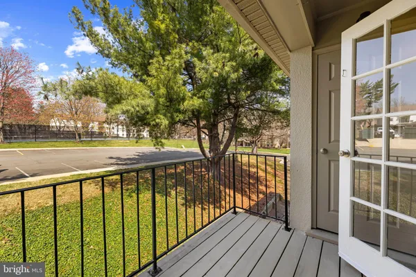 $265,000 | 5898 Surrey Hill Place, Unit 684, Springfield, VA 22152