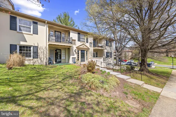 $265,000 | 5898 Surrey Hill Place, Unit 684, Springfield, VA 22152