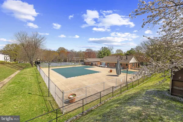 $265,000 | 5898 Surrey Hill Place, Unit 684, Springfield, VA 22152