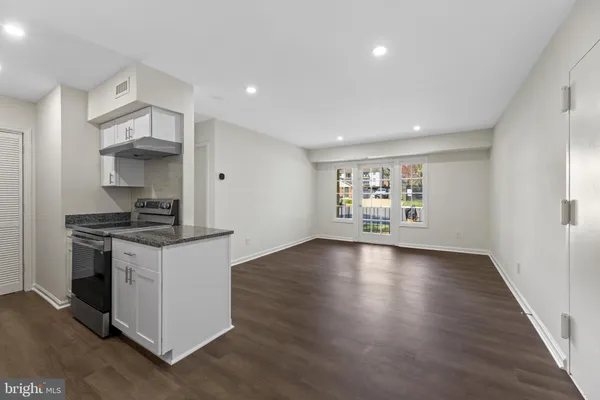 $265,000 | 5898 Surrey Hill Place, Unit 684, Springfield, VA 22152