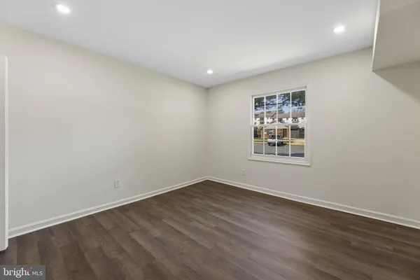 $265,000 | 5898 Surrey Hill Place, Unit 684, Springfield, VA 22152