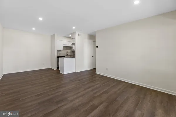 $265,000 | 5898 Surrey Hill Place, Unit 684, Springfield, VA 22152