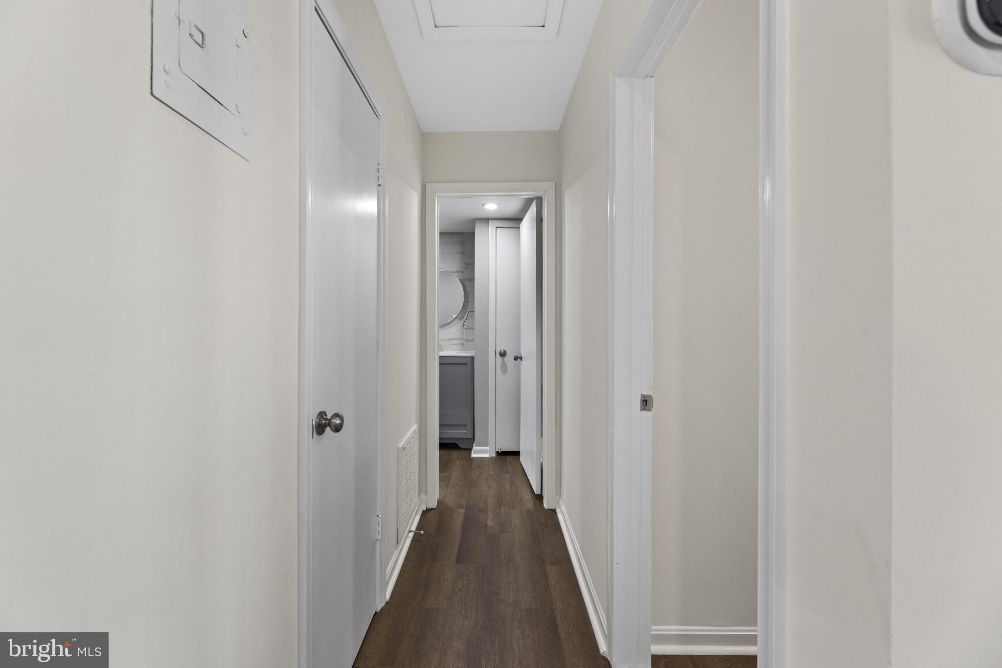 5898 Surrey Hill Place, Unit 684 Springfield, VA 22152 - Photo 10 of 24 Hallway
