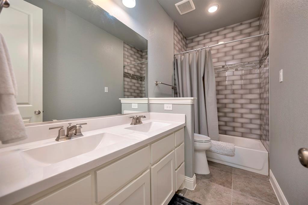 1129 Highpoint Way Roanoke, TX 76262 - Photo 4 of 23