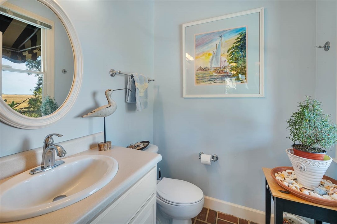 931 Champney St. Simons Island, GA 31522 - Photo 14 of 43