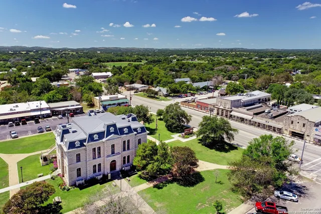 $485,000 | 101 North John Bird, Blanco, TX 78606