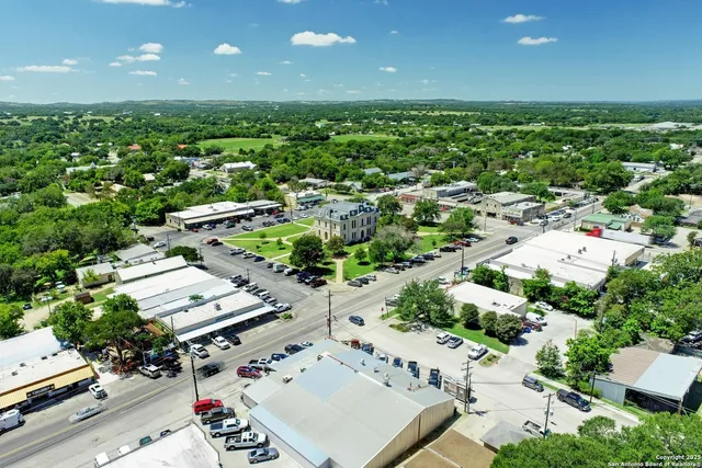 $485,000 | 101 North John Bird, Blanco, TX 78606