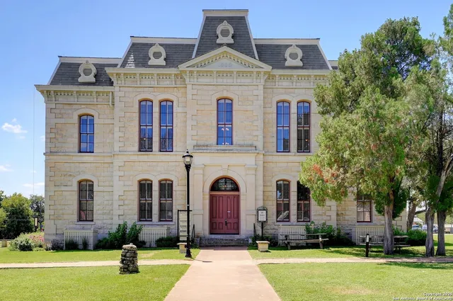 $485,000 | 101 North John Bird, Blanco, TX 78606