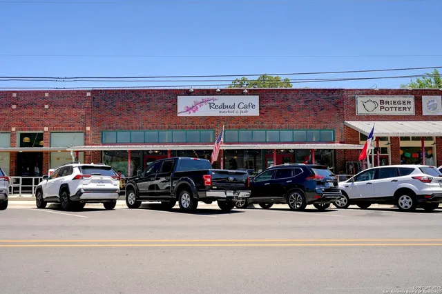 $474,900 | 101 North John Bird, Blanco, TX 78606