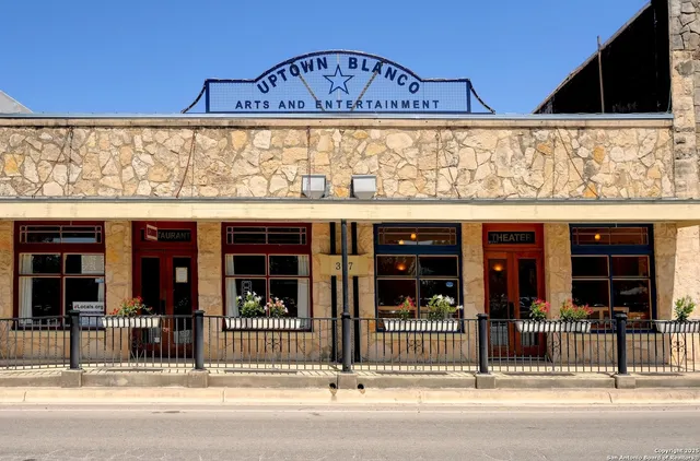 $485,000 | 101 North John Bird, Blanco, TX 78606