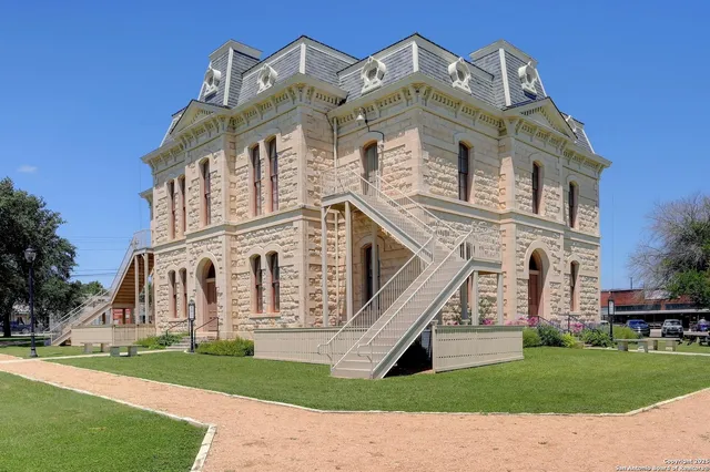 $474,900 | 101 North John Bird, Blanco, TX 78606