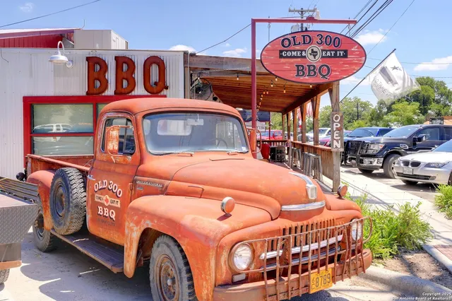 $474,900 | 101 North John Bird, Blanco, TX 78606