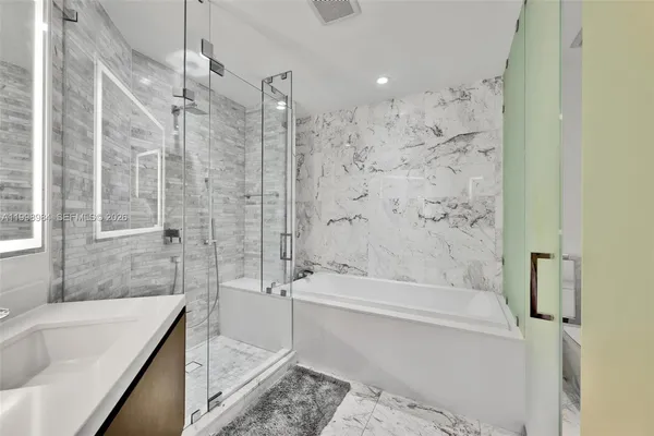 $8,500 | 851 Northeast 1st Avenue, Unit 3708, Miami, FL 33132