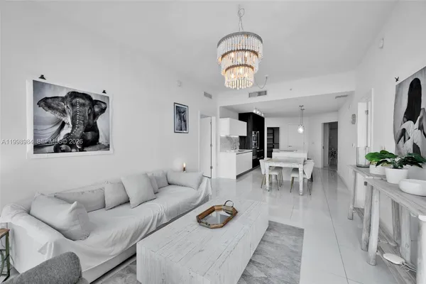 $8,500 | 851 Northeast 1st Avenue, Unit 3708, Miami, FL 33132
