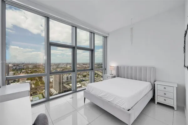 $8,500 | 851 Northeast 1st Avenue, Unit 3708, Miami, FL 33132