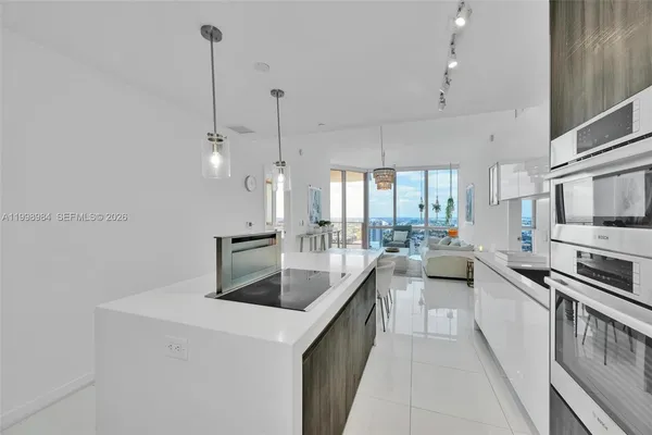 $8,500 | 851 Northeast 1st Avenue, Unit 3708, Miami, FL 33132