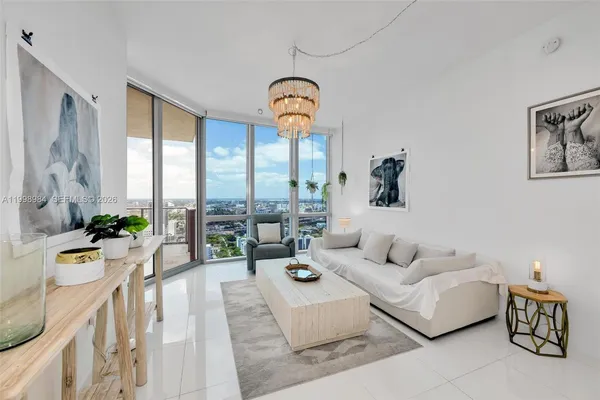 $8,500 | 851 Northeast 1st Avenue, Unit 3708, Miami, FL 33132