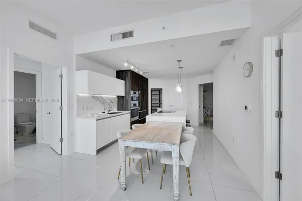 $8,500 | 851 Northeast 1st Avenue, Unit 3708, Miami, FL 33132