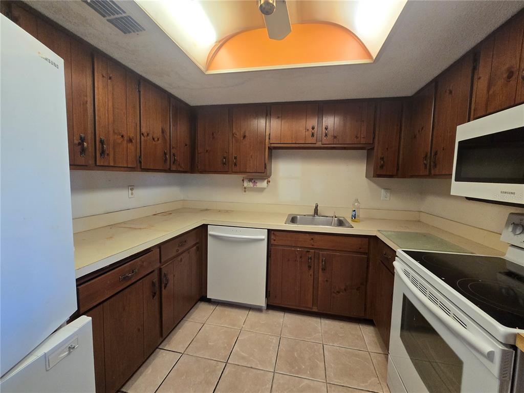 512 Fairways Circle, Unit A Ocala, FL 34472 - Photo 4 of 30