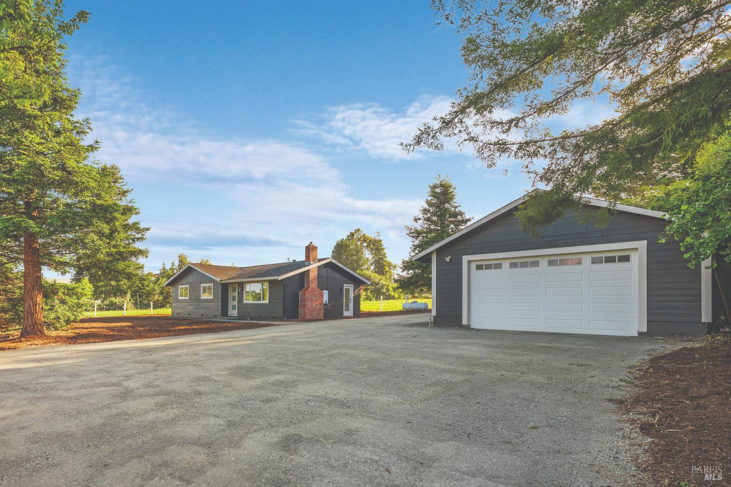 6370 Bloomfield Road Petaluma, CA 94952 - Photo 2 of 41