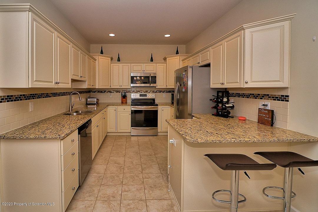 88 Wyndham Road Clarks Summit, PA 18411 - Photo 8 of 28 Gallery Image 8