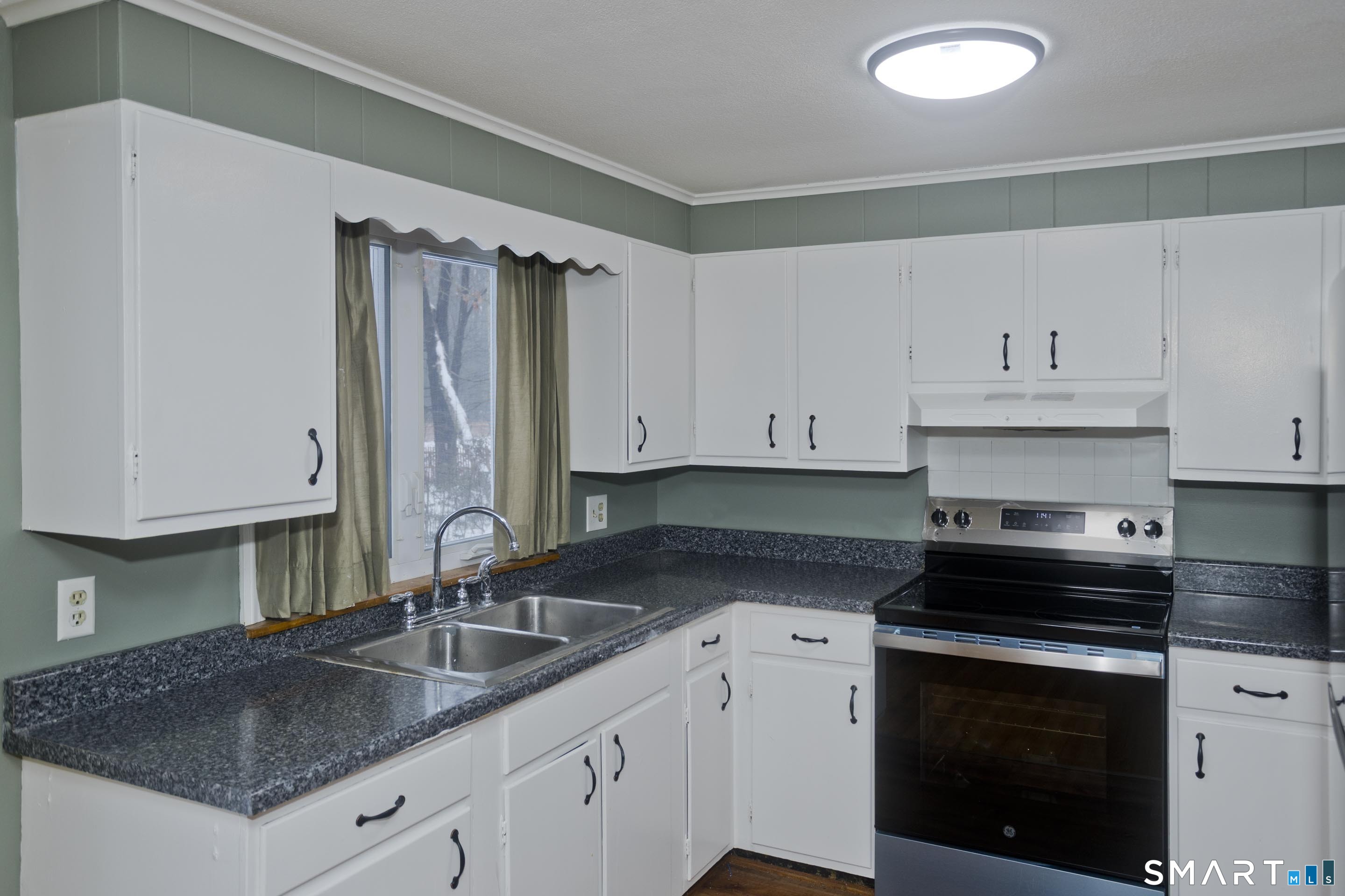 23 Little Brook Road New Hartford, CT 06057 - Photo 14 of 39