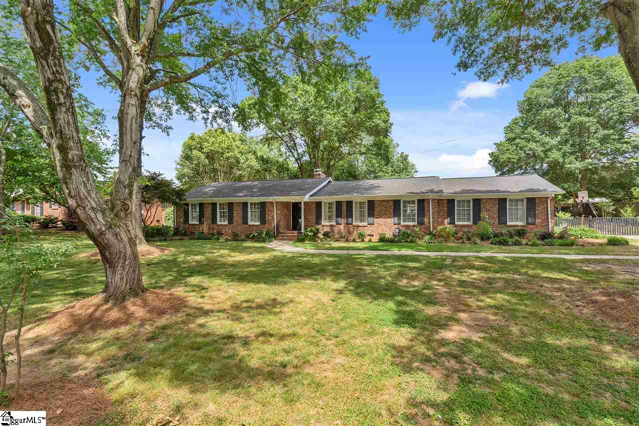 37 Isbell Lane Greenville, SC 29607 - Photo 1 of 24 Gallery Image 1